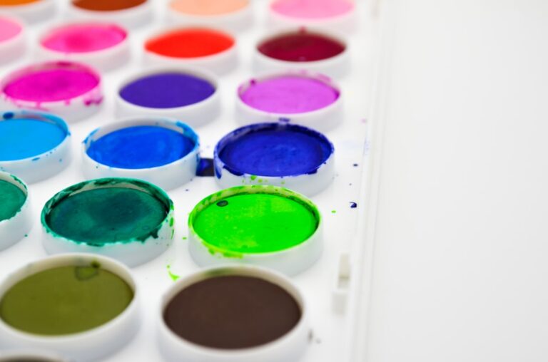 Essential Tips for Choosing the Right Paint Supplies Online